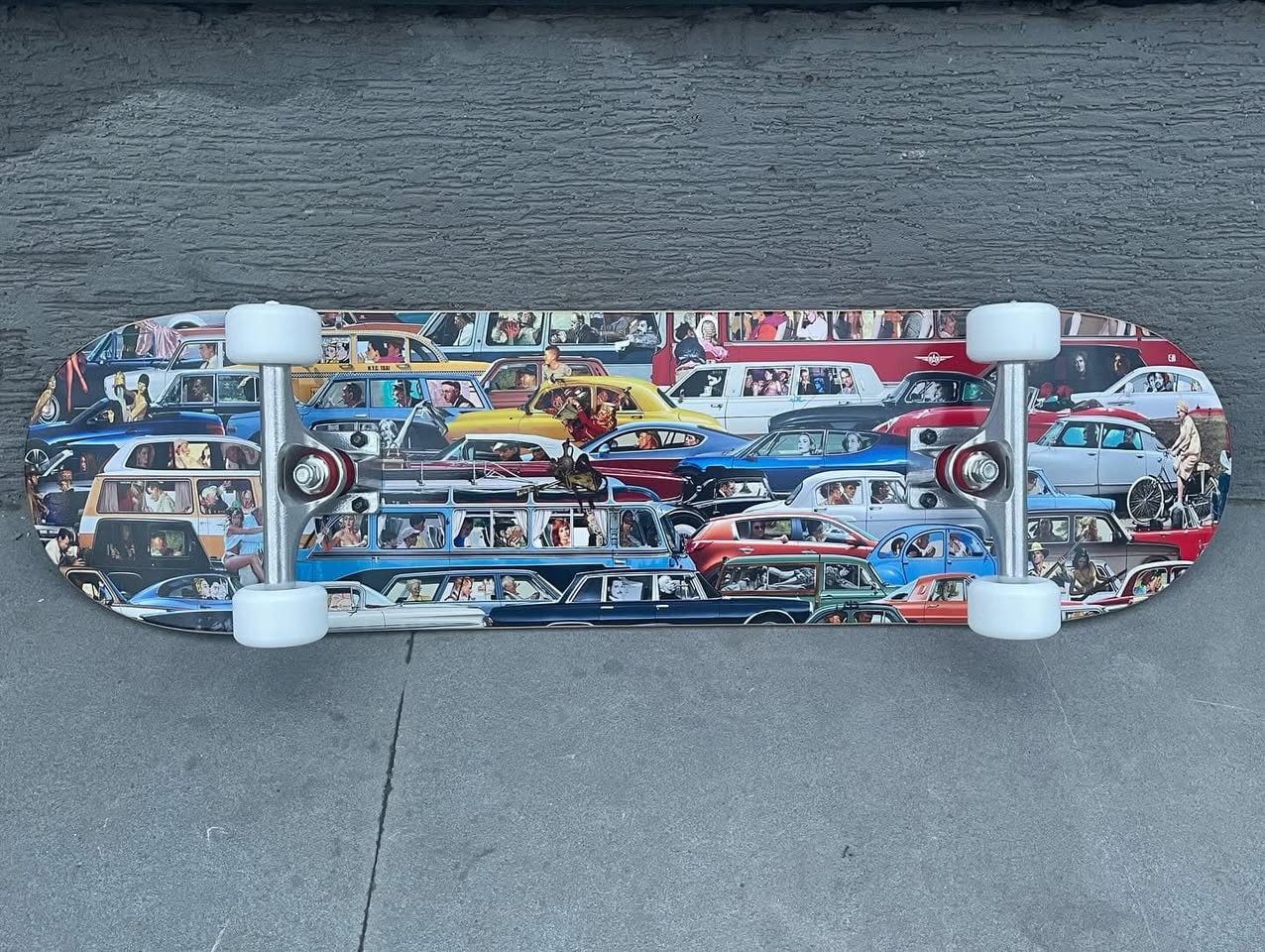 Traffic complete skateboard